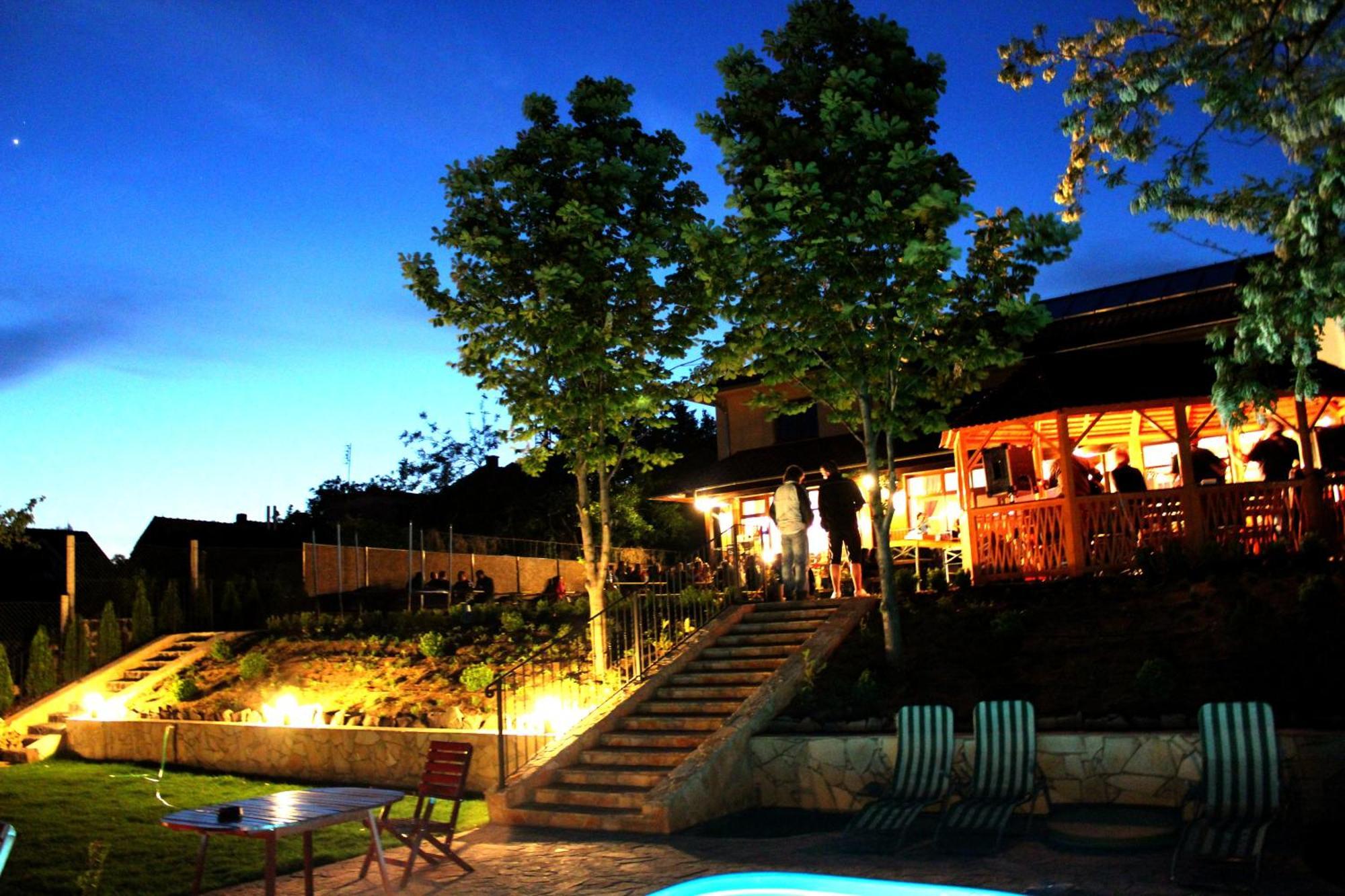 Mlyn Penzion & Wellness Radvaň nad Dunajom Exterior foto